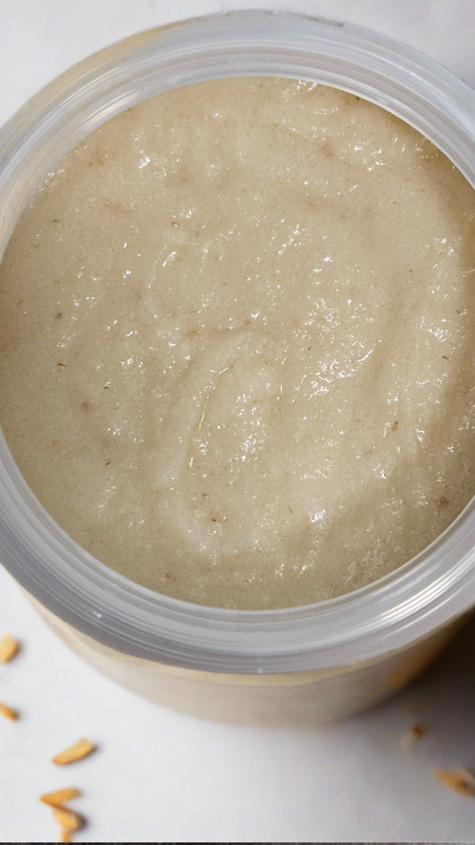 Mango butter formula has a rich, creamy texture for a unique exfoliation experience.